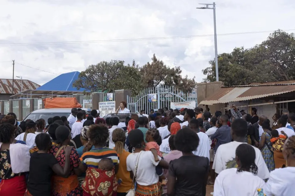 Rassemblement de membres et sympathisants de LDS